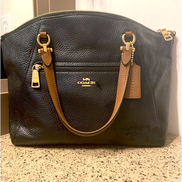 Coach purse , 2 yrs old - Picture 2 of 7